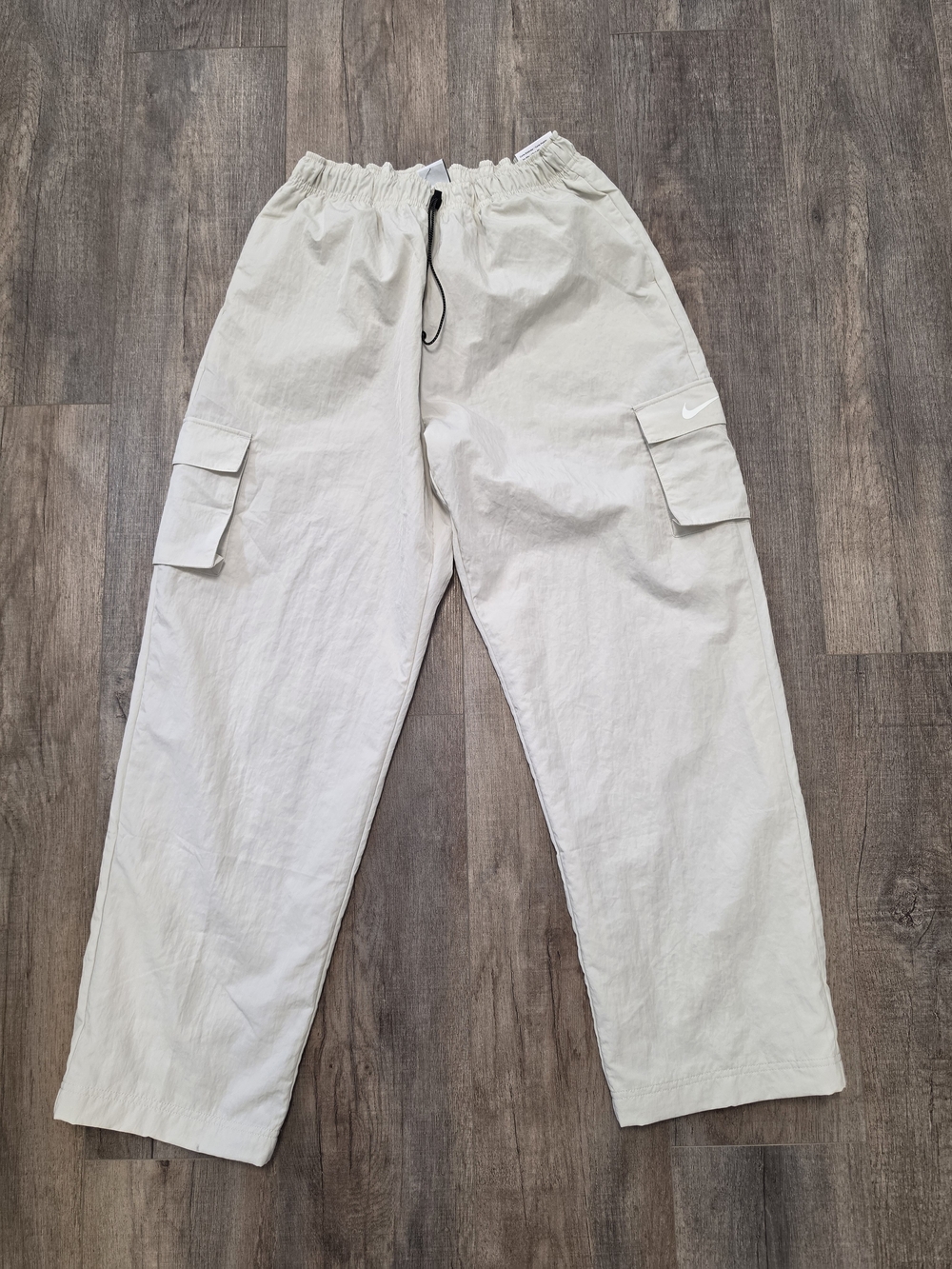 Nike Womens M Essential Cargo Pants Ivory Standard Fit High Rise Mesh Lined NWT